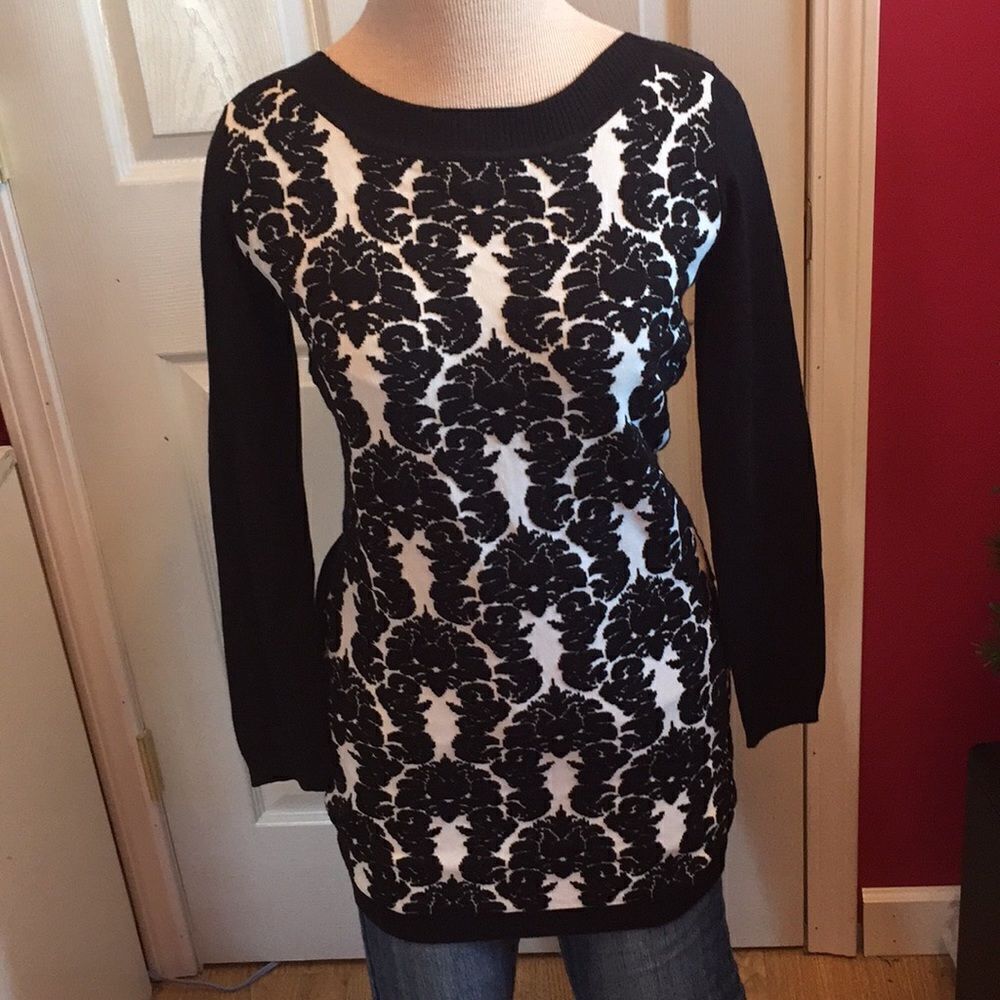 NESLAY Designer sweater sz S\M